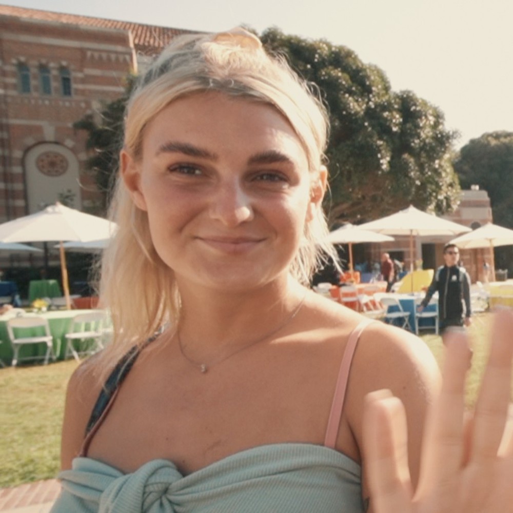 Meet your Posher, Monica